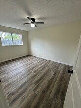 2110 Melbourne St in Houston, TX - Foto de edificio - Building Photo