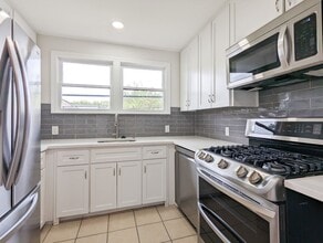 2306 Addison Rd in Houston, TX - Building Photo - Building Photo