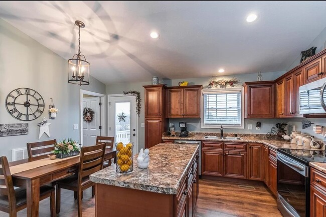 property at 125 Summer Ridge Rd
