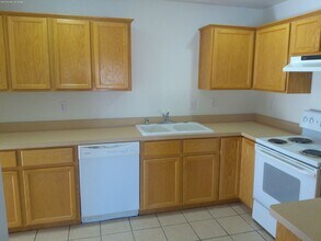 830 San Dab Dr in Lake Havasu City, AZ - Foto de edificio - Building Photo