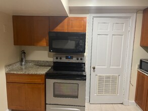 2907 Ellicott St NW in Washington, DC - Building Photo - Building Photo