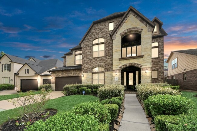 property at 11 Vesuvius Ln
