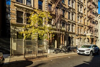 4-6 W 108th St in New York, NY - Building Photo - Building Photo