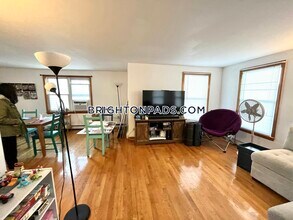 66 Brooks St, Unit 3 in Boston, MA - Building Photo - Building Photo