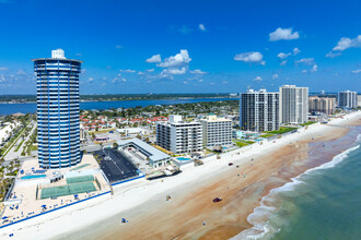 Sandpoint in Daytona Beach, FL - Building Photo - Building Photo