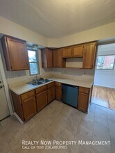 15334 Triskett Rd in Cleveland, OH - Foto de edificio - Building Photo