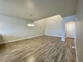 13926 S Champlin Peak Dr in Herriman, UT - Building Photo - Building Photo