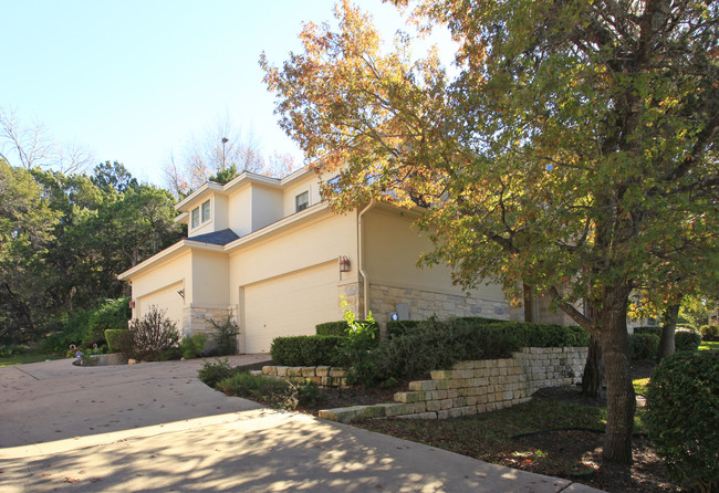 10707-10700 10617 Misting Fall Trl. in Austin, TX - Building Photo - Building Photo