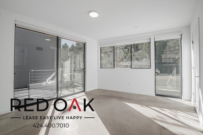 2409 Griffith Park Blvd in Los Angeles, CA - Building Photo - Building Photo