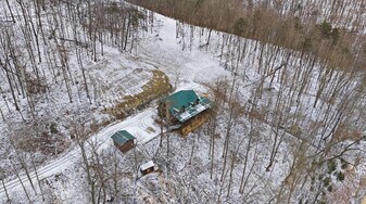 1680 Lower Hatcher Creek Rd in Stanton, KY - Building Photo