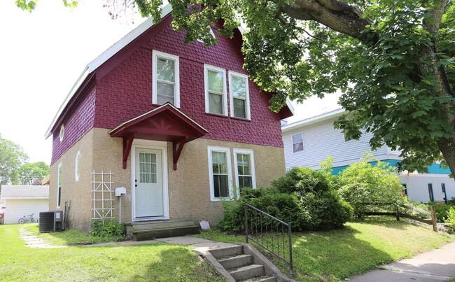 property at 1606 Jackson St