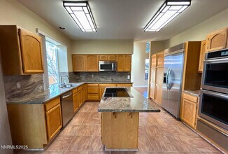 1685 Southview Dr in Sparks, NV - Building Photo - Building Photo