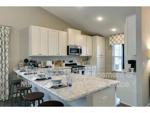 6613 Jasmine Ave S in Cottage Grove, MN - Building Photo - Building Photo