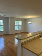 1000 E Woodlawn Rd in Charlotte, NC - Building Photo - Building Photo