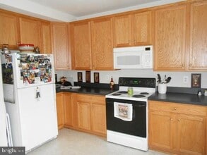 7602 Audubon Meadow Way in Alexandria, VA - Building Photo - Building Photo