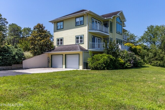 2084 Allenridge Dr in Pigeon Forge, TN - Building Photo - Building Photo