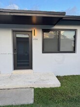 6752 SW 21st St in Miami, FL - Building Photo - Building Photo