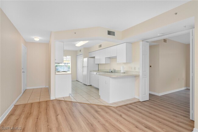 25735 Lake Amelia Way in Bonita Springs, FL - Building Photo - Building Photo