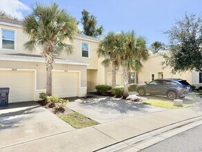 9826 Hound Chase Dr in Gibsonton, FL - Building Photo - Building Photo