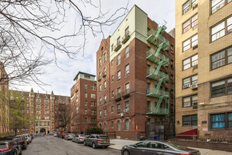 49 E 19th St in Brooklyn, NY - Building Photo - Building Photo