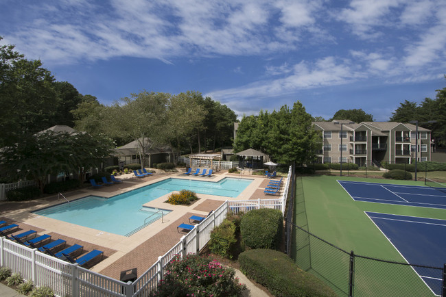 The Avenues of Kennesaw East & West in Kennesaw, GA - Foto de edificio - Building Photo