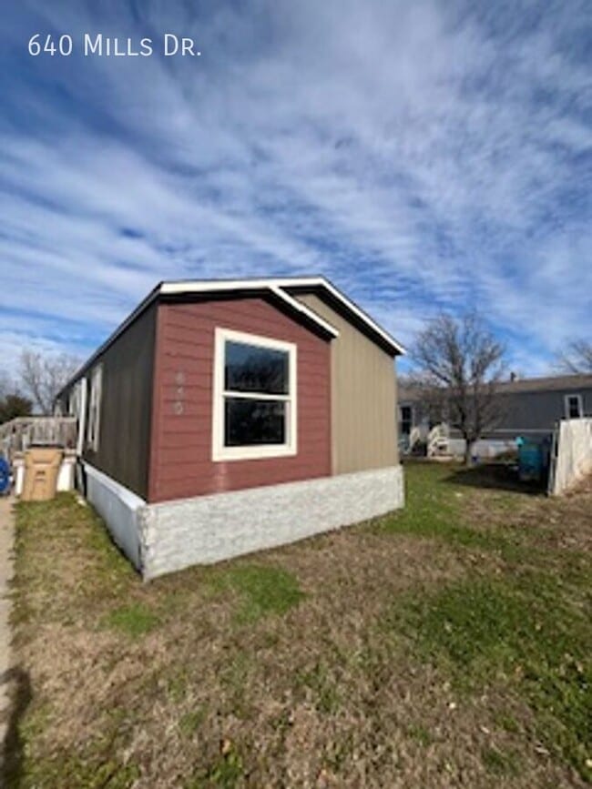 640 N Mills Dr in Towanda, KS - Building Photo - Building Photo