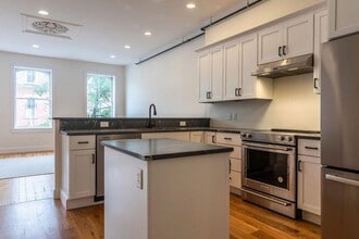 21 Central St in Woodstock, VT - Building Photo - Building Photo