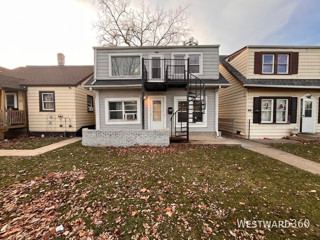 property at 1622 N 40th Ave