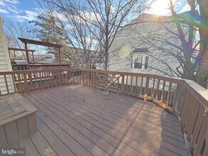 1191 Cypress Tree Pl in Herndon, VA - Building Photo - Building Photo