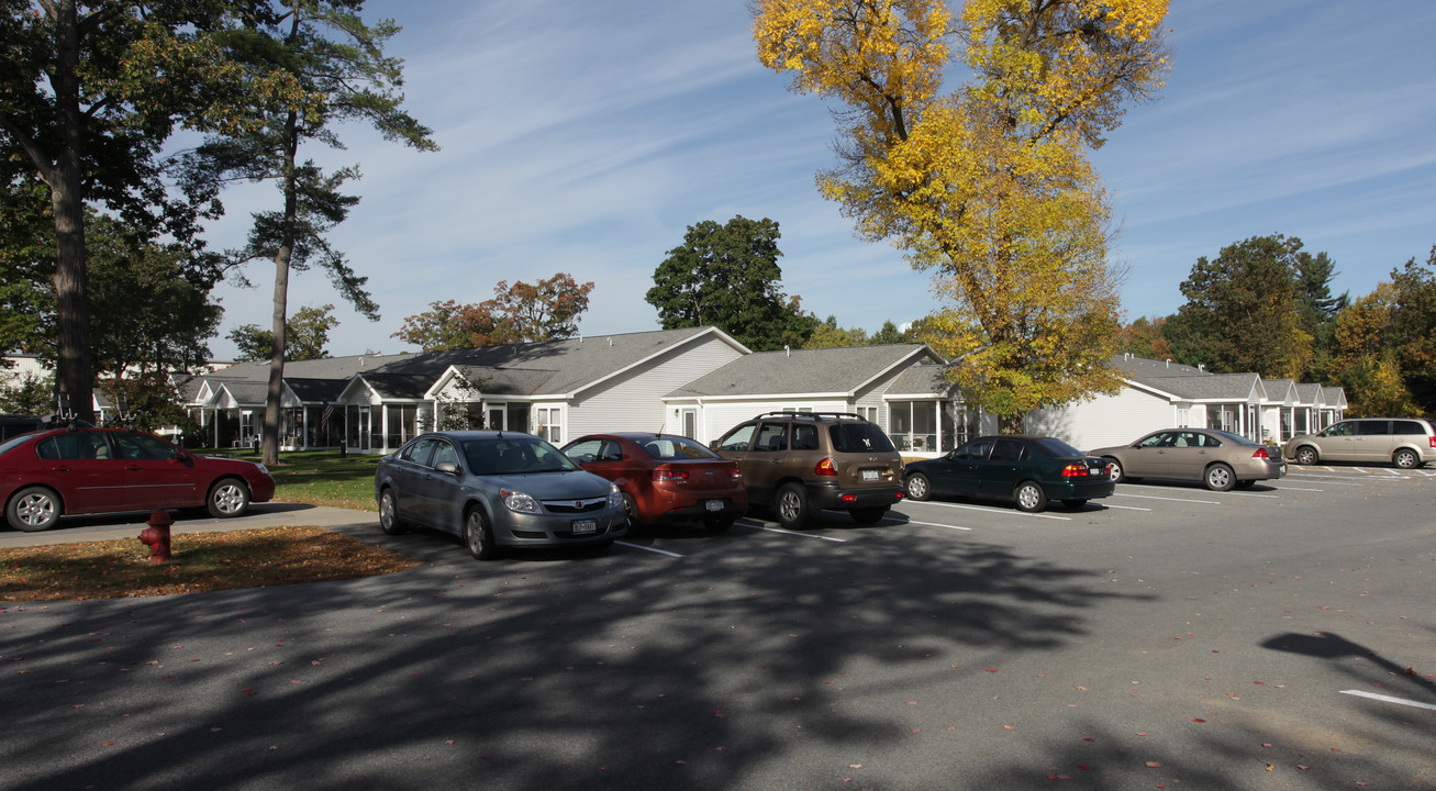 333 Broadway in Fort Edward, NY - Foto de edificio