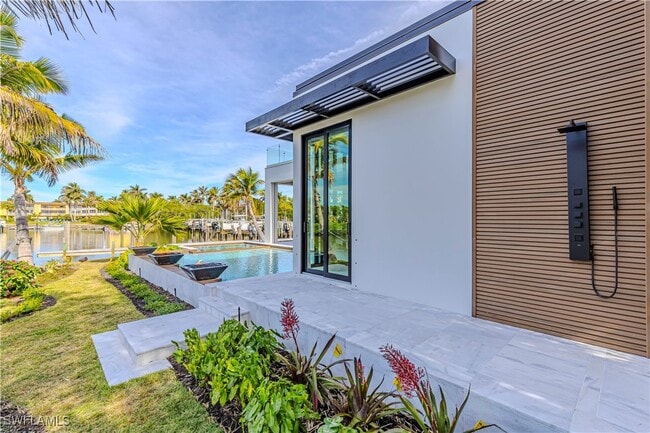 property at 1100 Sandpiper St