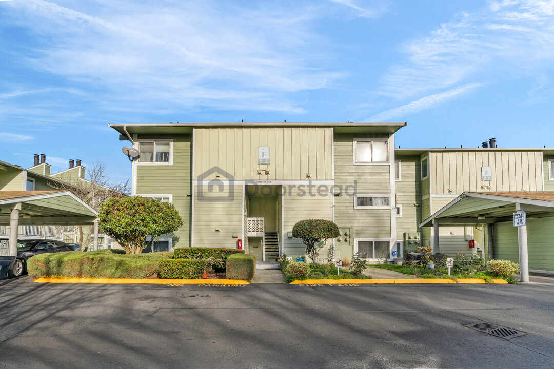 22242 24th Ave S, Unit F42 in Des Moines, WA - Building Photo