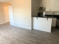 6810 Milwood Ave photo'