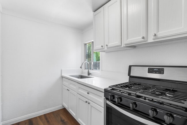 property at 4159 Larchwood Plz