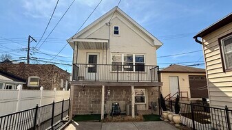 2918 S Poplar Ave in Chicago, IL - Building Photo