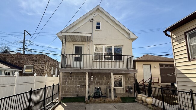 property at 2918 S Poplar Ave