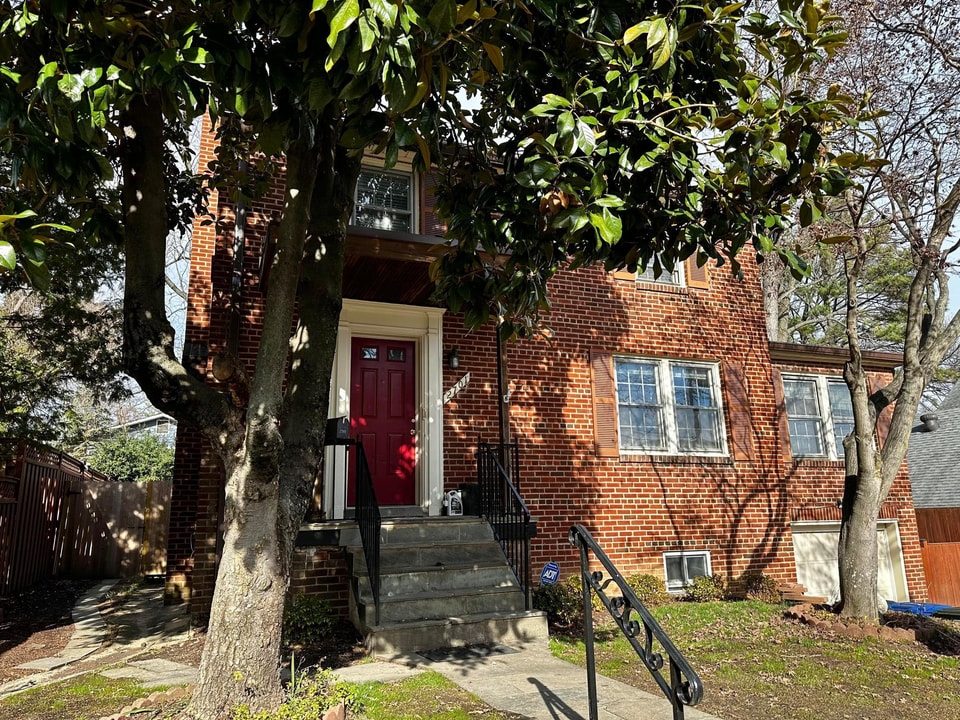 2701 13th St S in Arlington, VA - Foto de edificio
