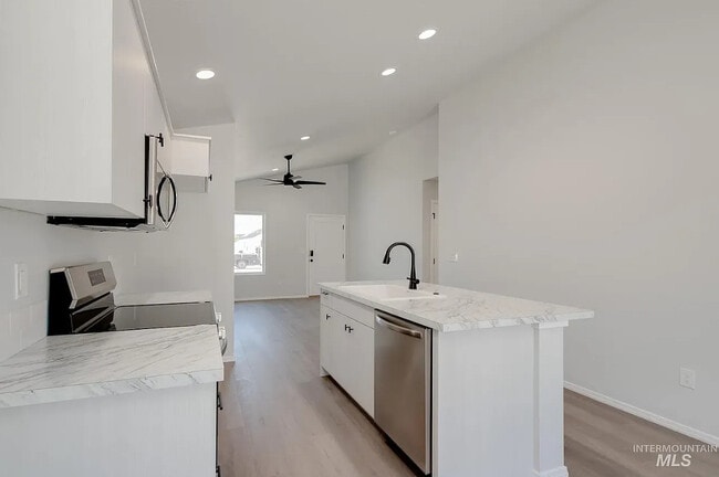 property at 209 Idalou Wy