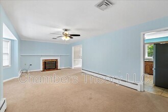 919 Ednor Rd in Silver Spring, MD - Foto de edificio - Building Photo