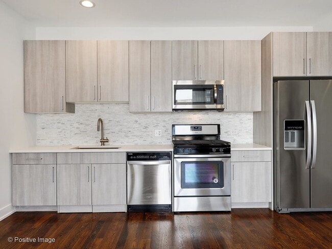 4428 N Sheridan Rd in Chicago, IL - Building Photo - Building Photo