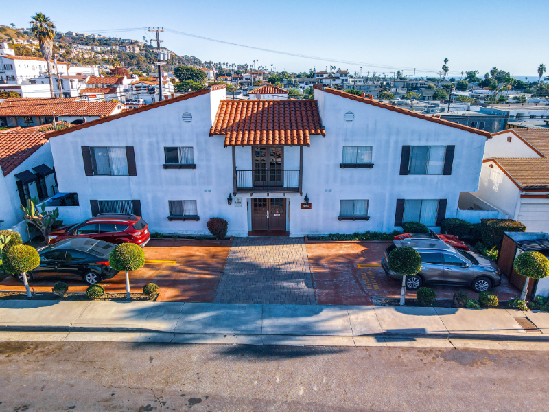 147 Avenida Serra in San Clemente, CA - Building Photo