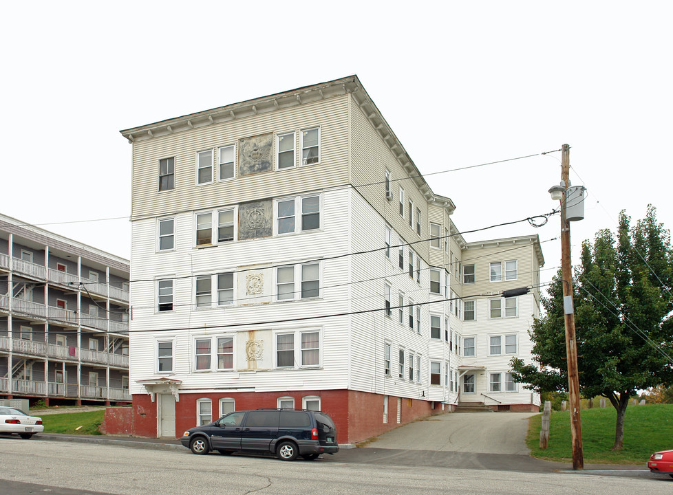 102 Knox St in Lewiston, ME - Building Photo