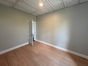 1641 E Michigan St, Unit C in Indianapolis, IN - Foto de edificio - Building Photo