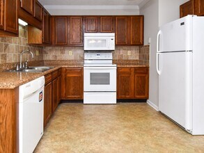 686 Rock Garden Cir in Winston-Salem, NC - Building Photo - Building Photo