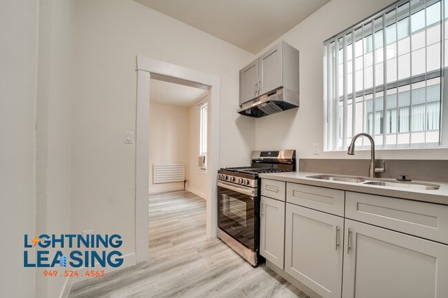 343 S Alvarado St in Los Angeles, CA - Building Photo - Building Photo
