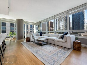 340 E Randolph St, Unit 506 in Chicago, IL - Foto de edificio - Building Photo
