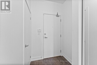 75 The Donway W in Toronto, ON - Building Photo - Building Photo