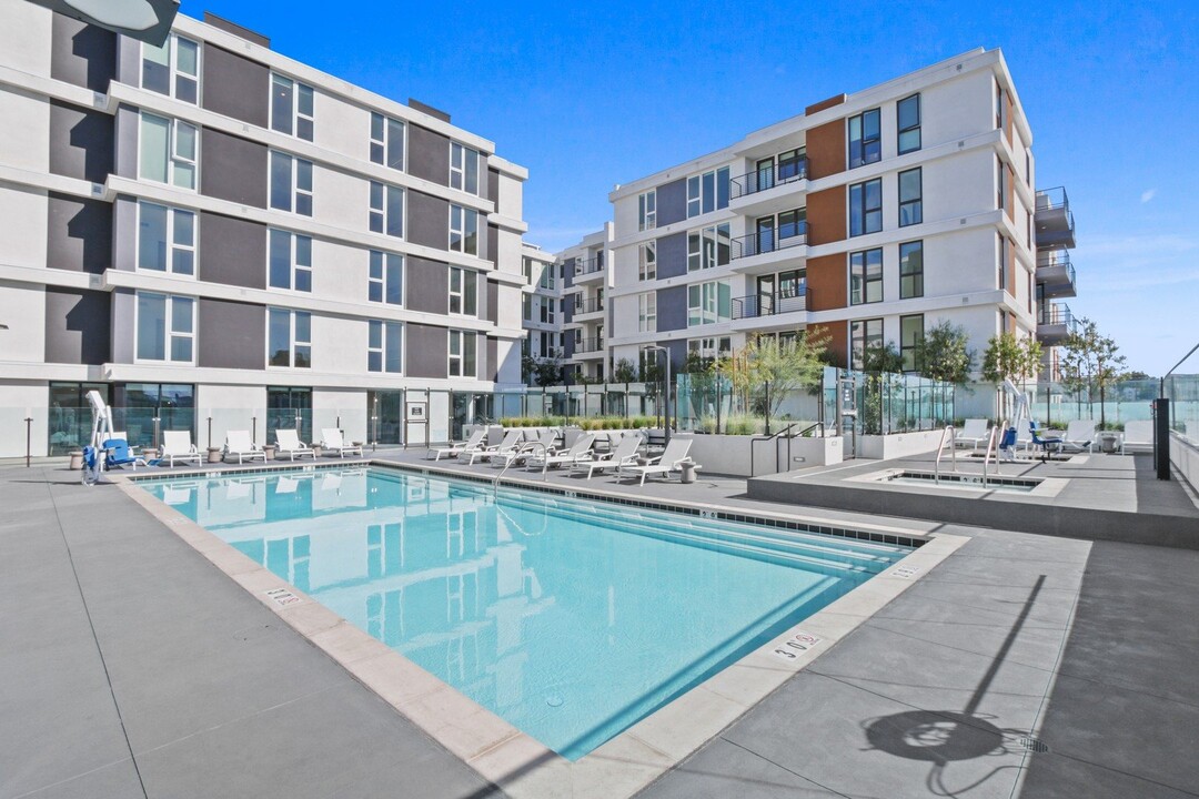 sageLA - Brand New in Los Angeles, CA - Building Photo