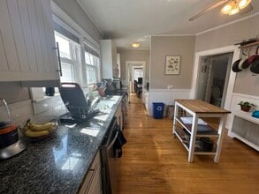 281 Alewife Brook Pky, Unit 2 in Somerville, MA - Building Photo - Building Photo