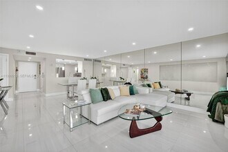 3000 E Sunrise Blvd, Unit 14C in Fort Lauderdale, FL - Foto de edificio - Building Photo